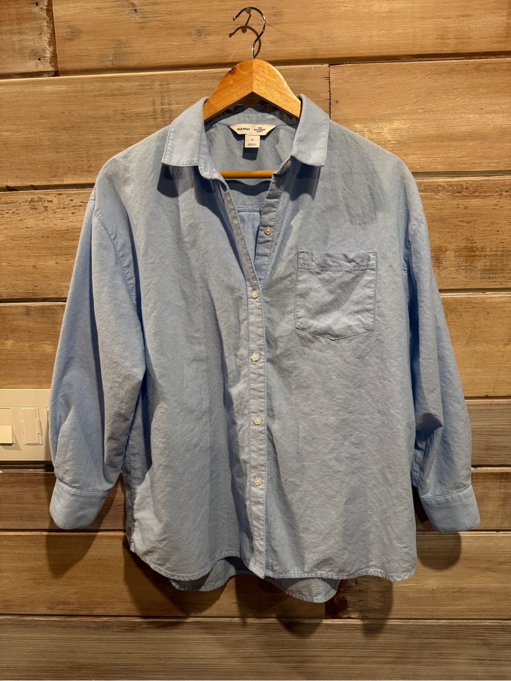 Old Navy Light Blue Women's Boyfriend Fit Button-Down Shirt Size S
